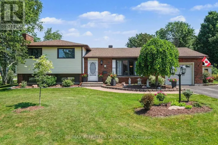 9 FOREST DRIVE, Rideau Lakes