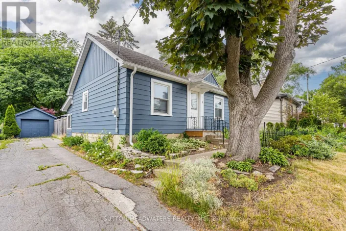 9 FORWARD AVENUE, London North