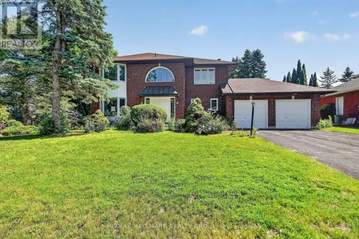 9 HALLDORSON CRESCENT, Ottawa