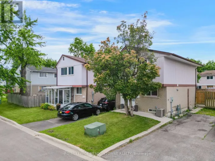 9 HARDCASTLE COURT, Brampton