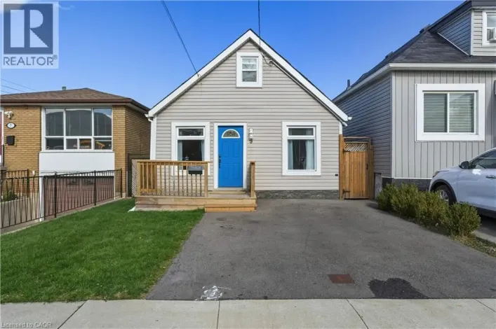 9 HOPE Avenue, Hamilton