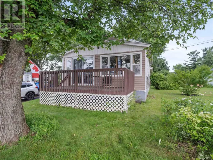 9 Main Street East, Stewiacke