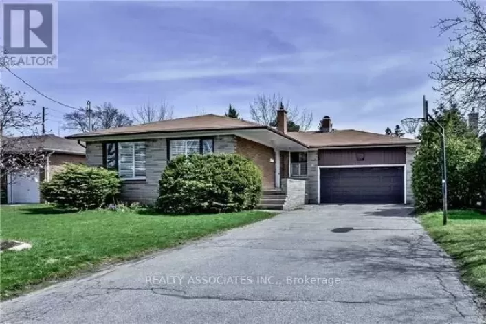 9 MUIRKIRK ROAD, Toronto