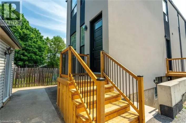 9 MUNN Street Unit# A, Hamilton