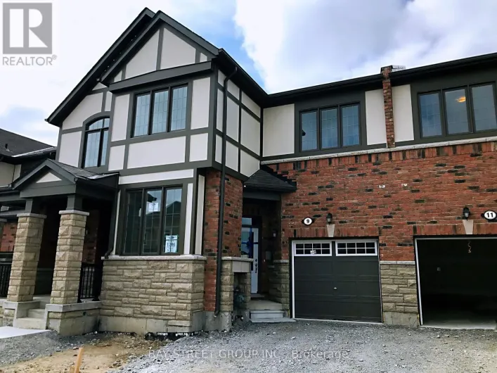 9 NESS DRIVE, Richmond Hill