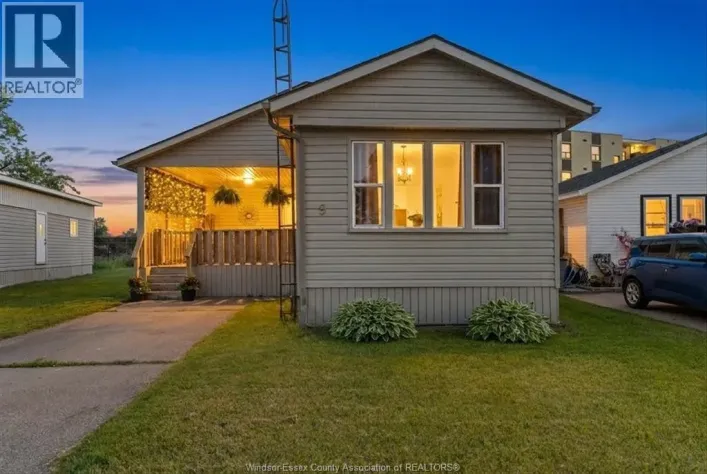 9 PARKSIDE, McGregor