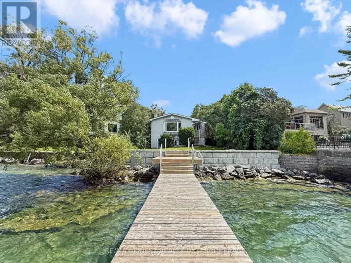9 POINT CRESCENT, Kingston