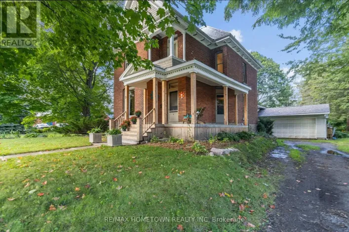 9 QUABBIN ROAD, Front of Yonge