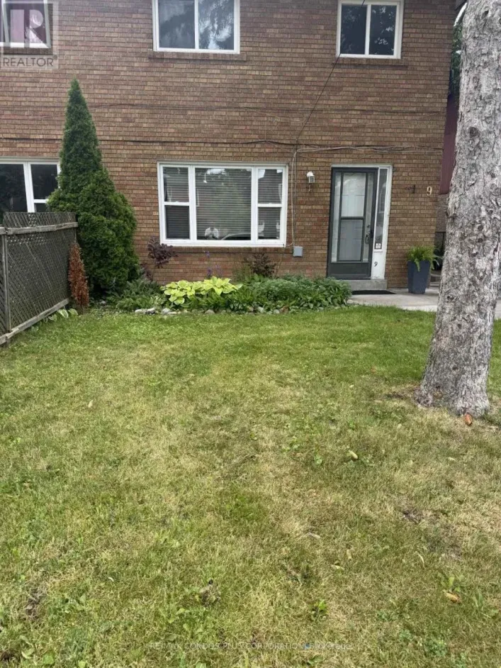 9 ROCKWOOD DRIVE, Toronto