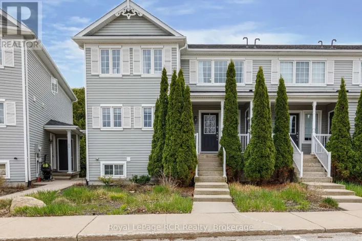 9 ROYALTON LANE, Collingwood