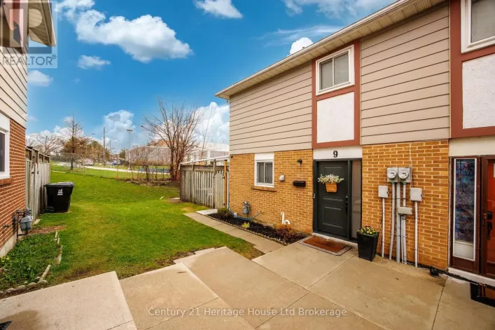 9 SAN VITO WAY, Toronto