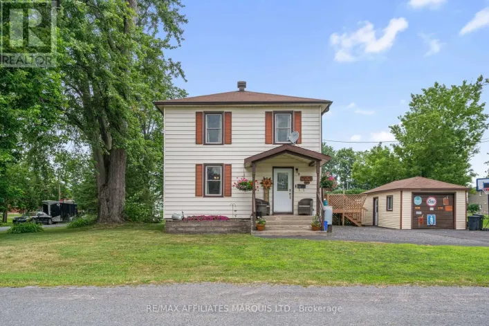 9 SPRUCE STREET, South Glengarry
