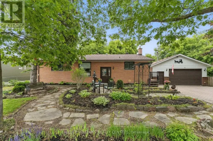 9 THOMPSON DRIVE, East Gwillimbury