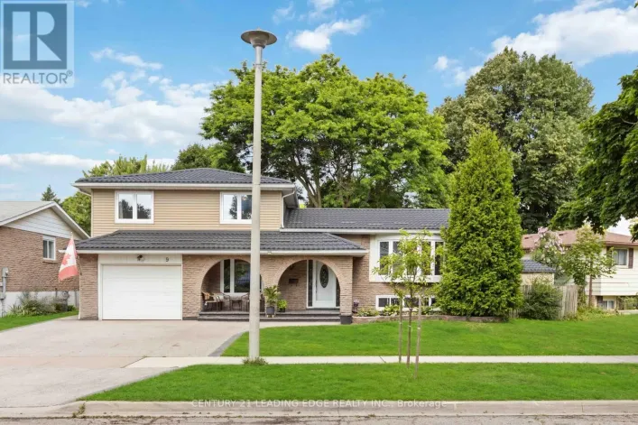 9 TROTTERS LANE, Brampton