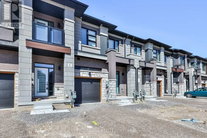 9 WAKELING DRIVE, Brantford