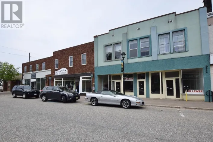 9 Woodward AVE, Blind River