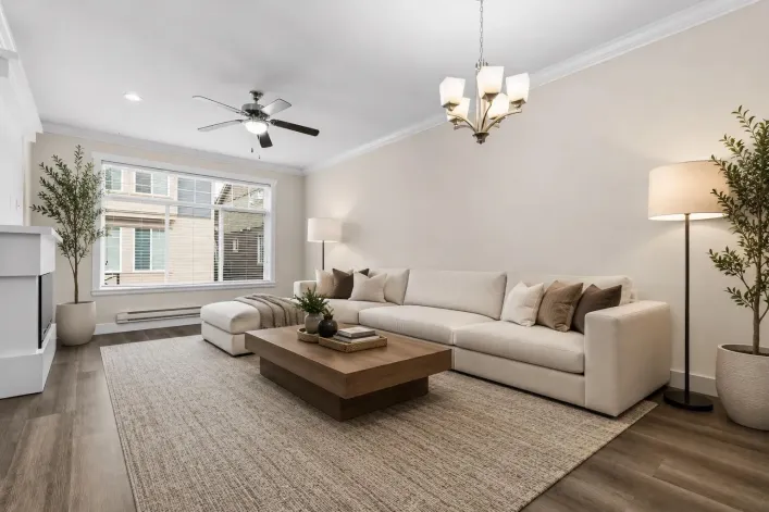 90 15399 GUILDFORD DRIVE, Surrey
