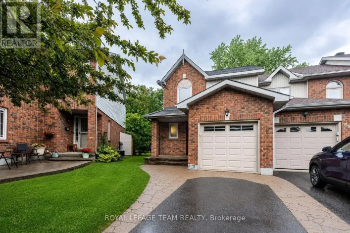 90 BLACKDOME CRESCENT, Ottawa