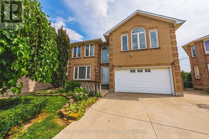 90 FAIRINGTON CRESCENT, Hamilton