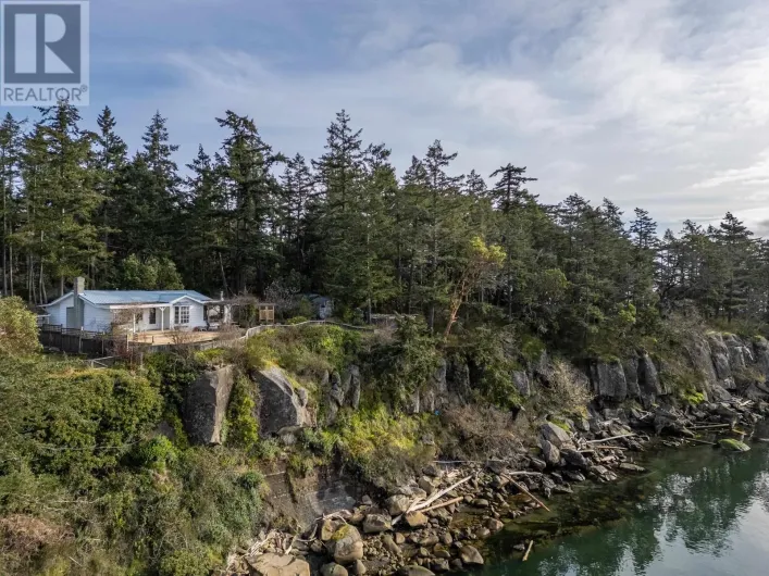 90 GULF DRIVE, Galiano Island