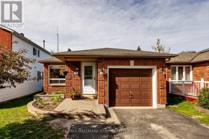 90 LAIDLAW DRIVE, Barrie