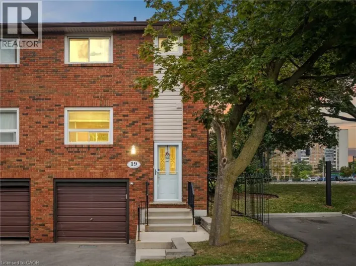 90 MAGNOLIA Drive Unit# 19, Hamilton