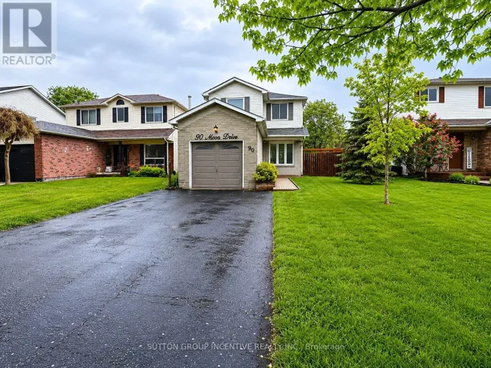 90 MOON DRIVE, Barrie