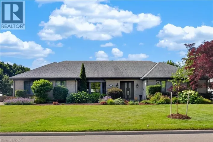 90 OAKLANDS PARK Court, Burlington