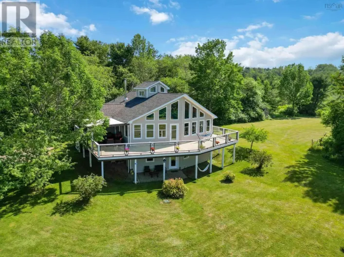 90 Orchard Heights, Maders Cove