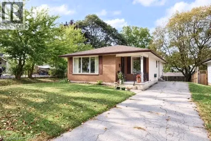 90 PEPPERWOOD Crescent, Kitchener