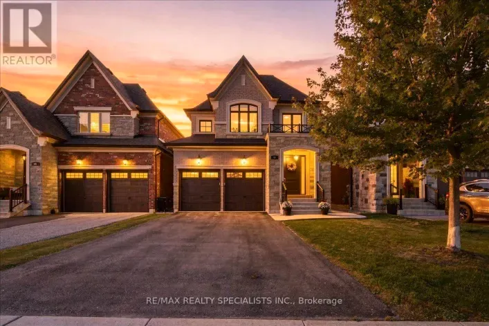 90 PROFESSOR DAY DRIVE, Bradford West Gwillimbury