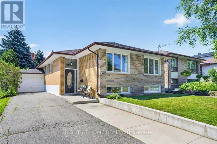 90 RENAULT CRESCENT, Toronto