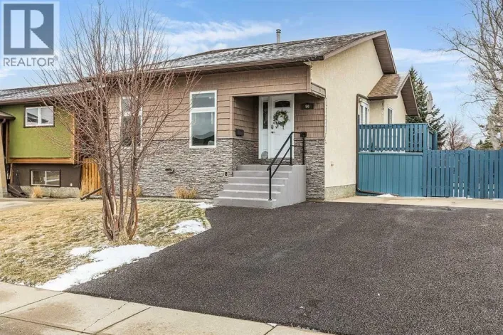 90 Robinson Crescent SE, Medicine Hat