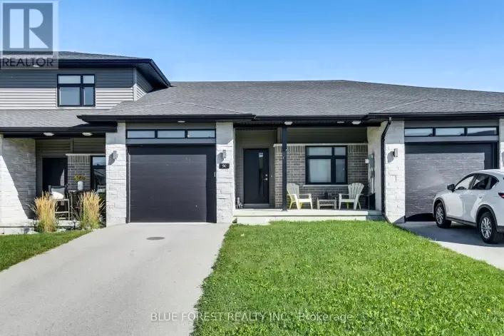90 ROWE AVENUE, South Huron