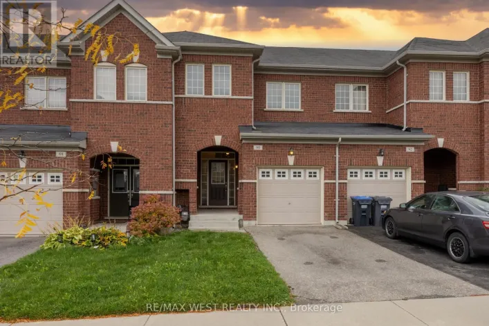 90 SKY HARBOUR DRIVE, Brampton