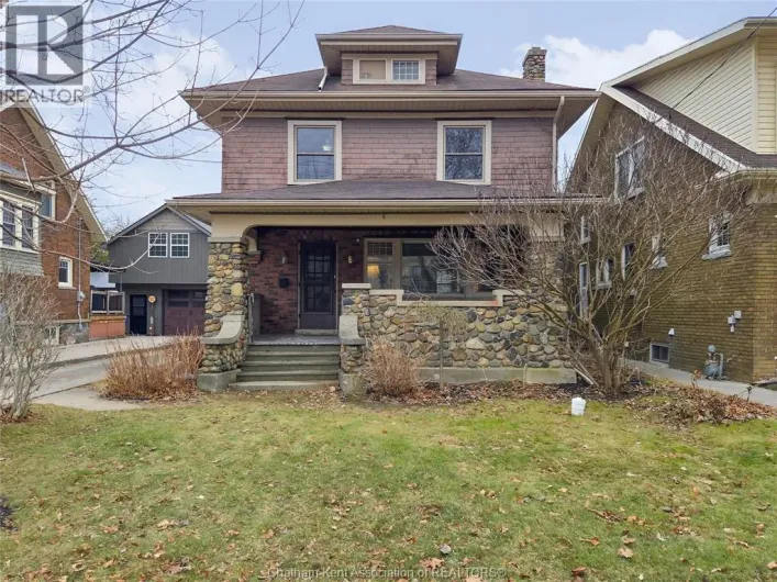 90 Stanley AVENUE, Chatham
