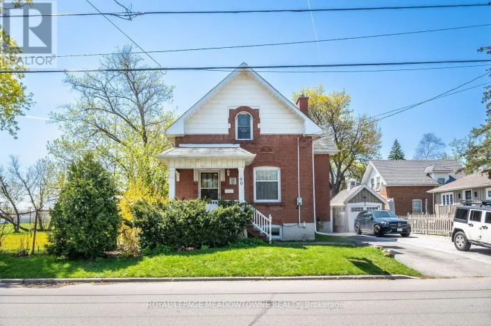 90 THOMAS STREET, Milton