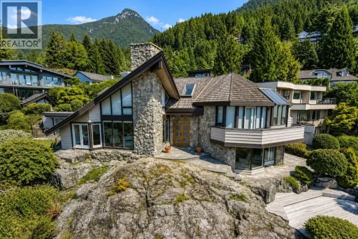 90 TIDEWATER WAY, Lions Bay