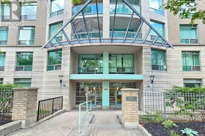 900 - 8 PEMBERTON AVENUE, Toronto