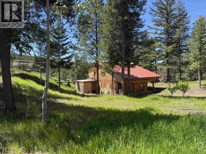 House for sale: 9000 TOTE ROAD, Williams Lake