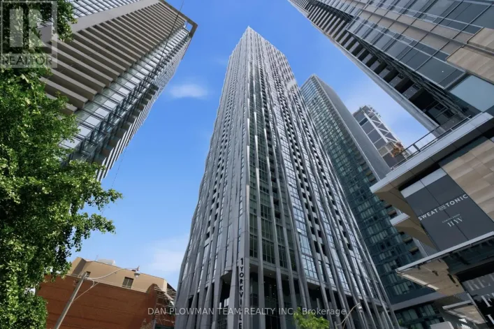 901 - 1 YORKVILLE AVENUE, Toronto