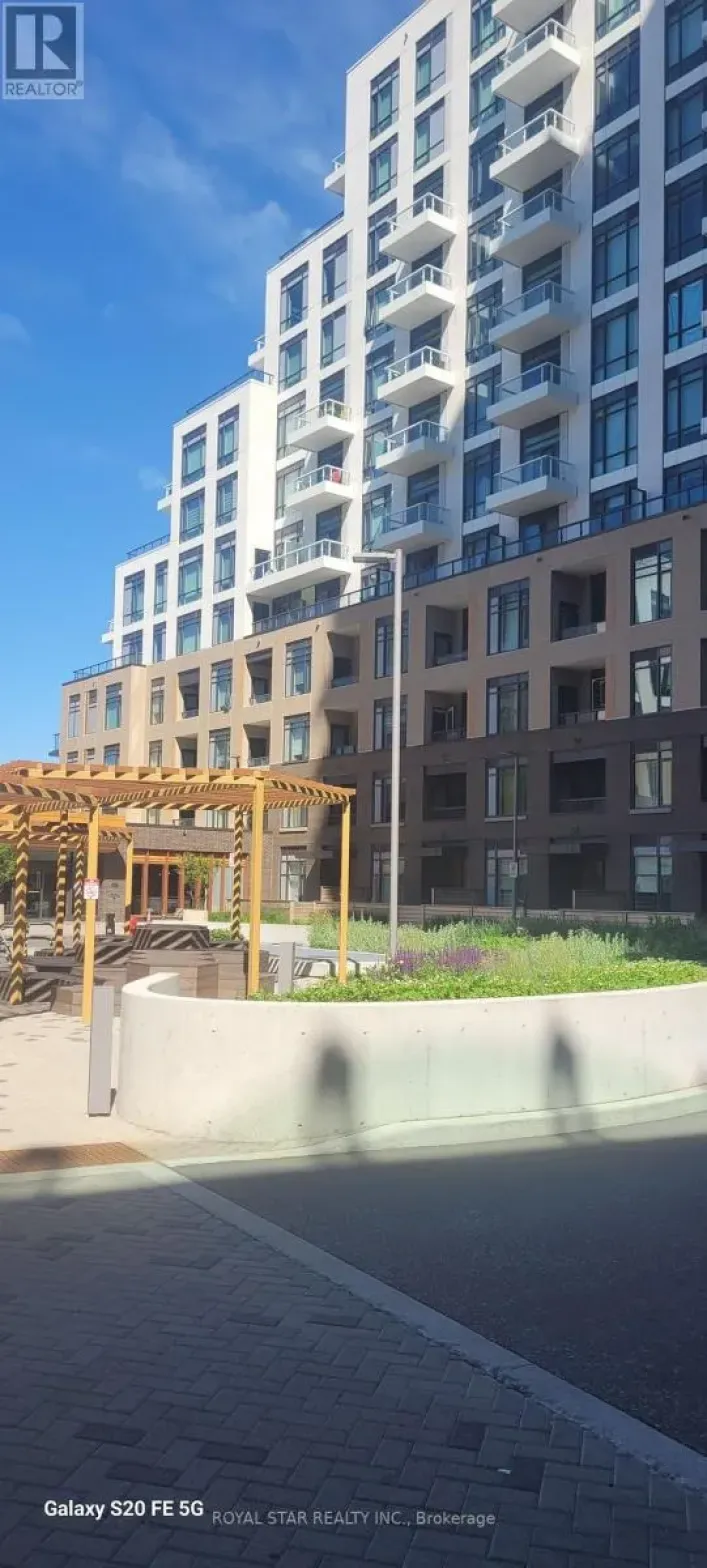 901 - 8 BEVERLEY GLEN BOULEVARD, Vaughan