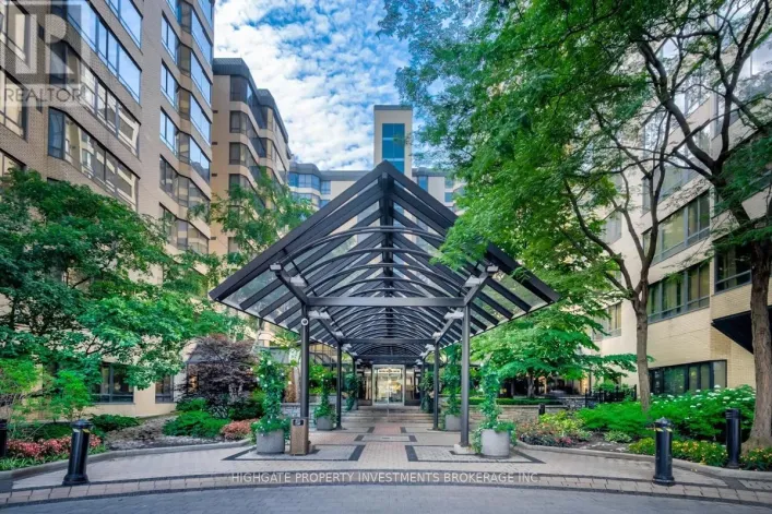 901B - 195 ST PATRICK STREET, Toronto