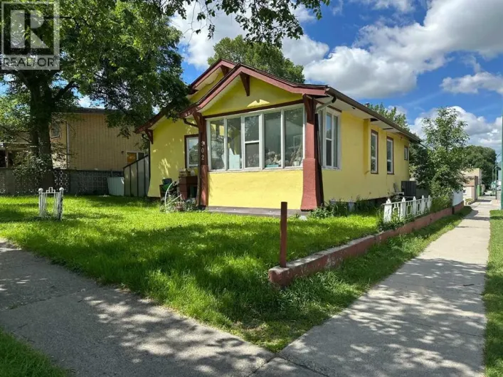 902 12 Street S, Lethbridge