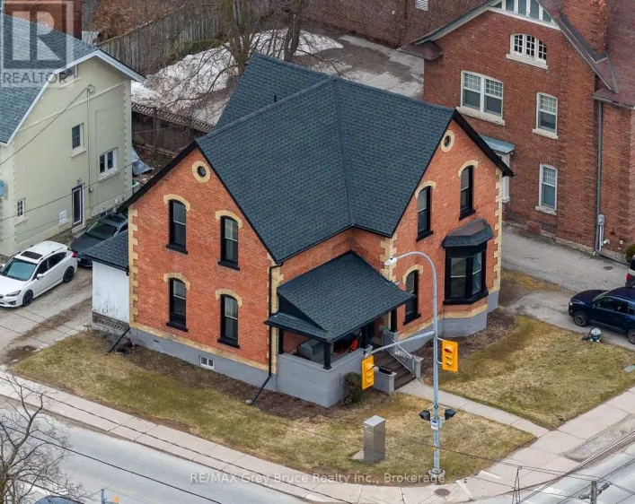 902 2ND AVENUE W, Owen Sound