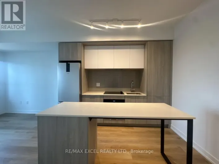 902 - 395 SQUARE ONE DRIVE, Mississauga