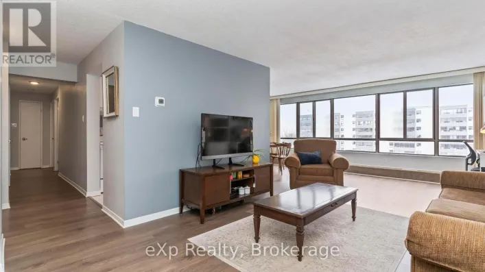 902 - 570 PROUDFOOT LANE, London North