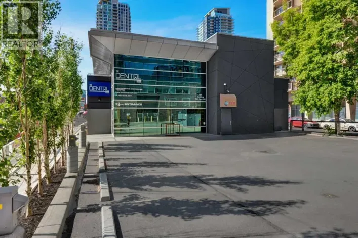 902 9 Avenue SW, Calgary