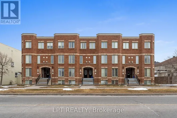 902 LONGFIELDS DRIVE, Ottawa