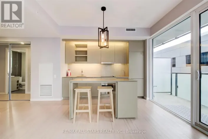 903 - 101 PETER STREET, Toronto